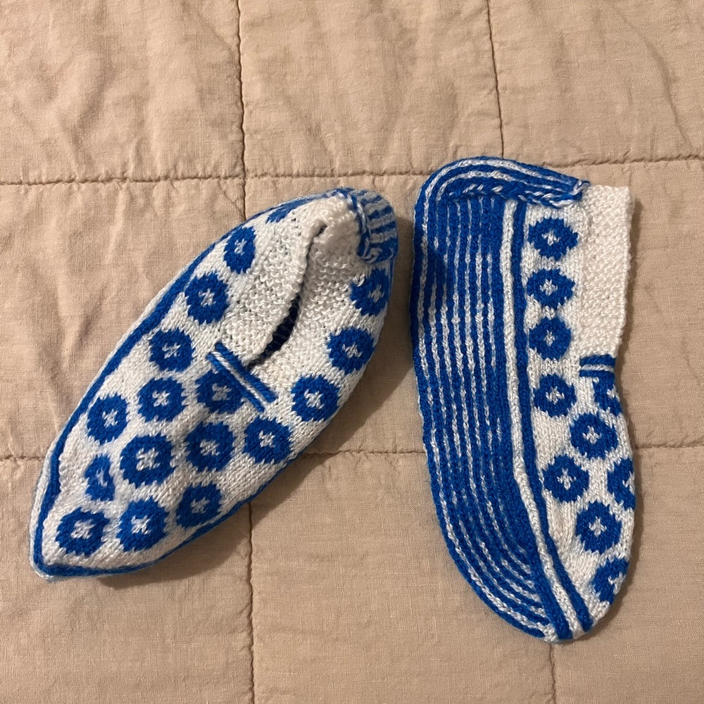 Handmade 100% wool slipper socks